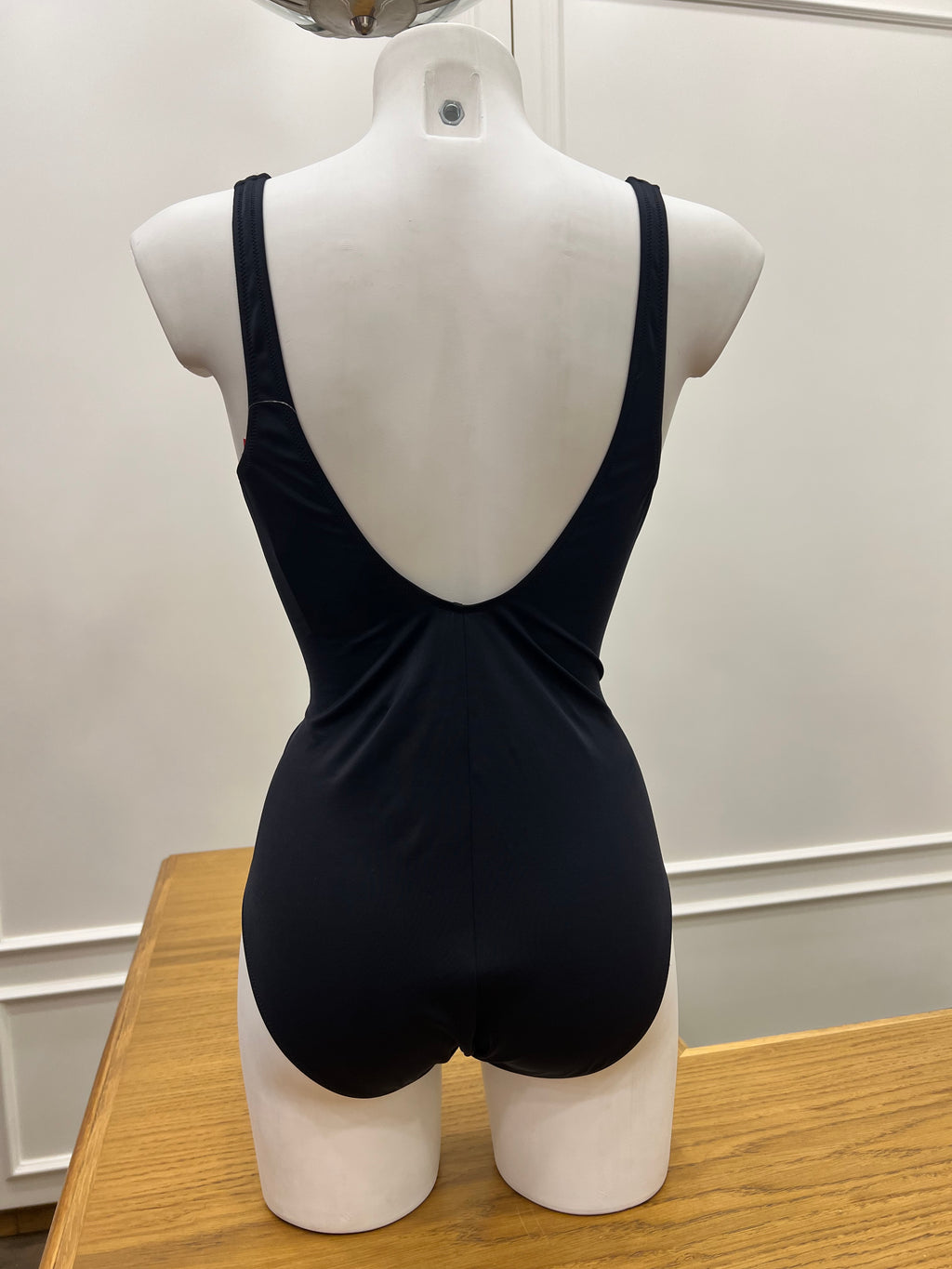 Intero Lilly Black Charmline