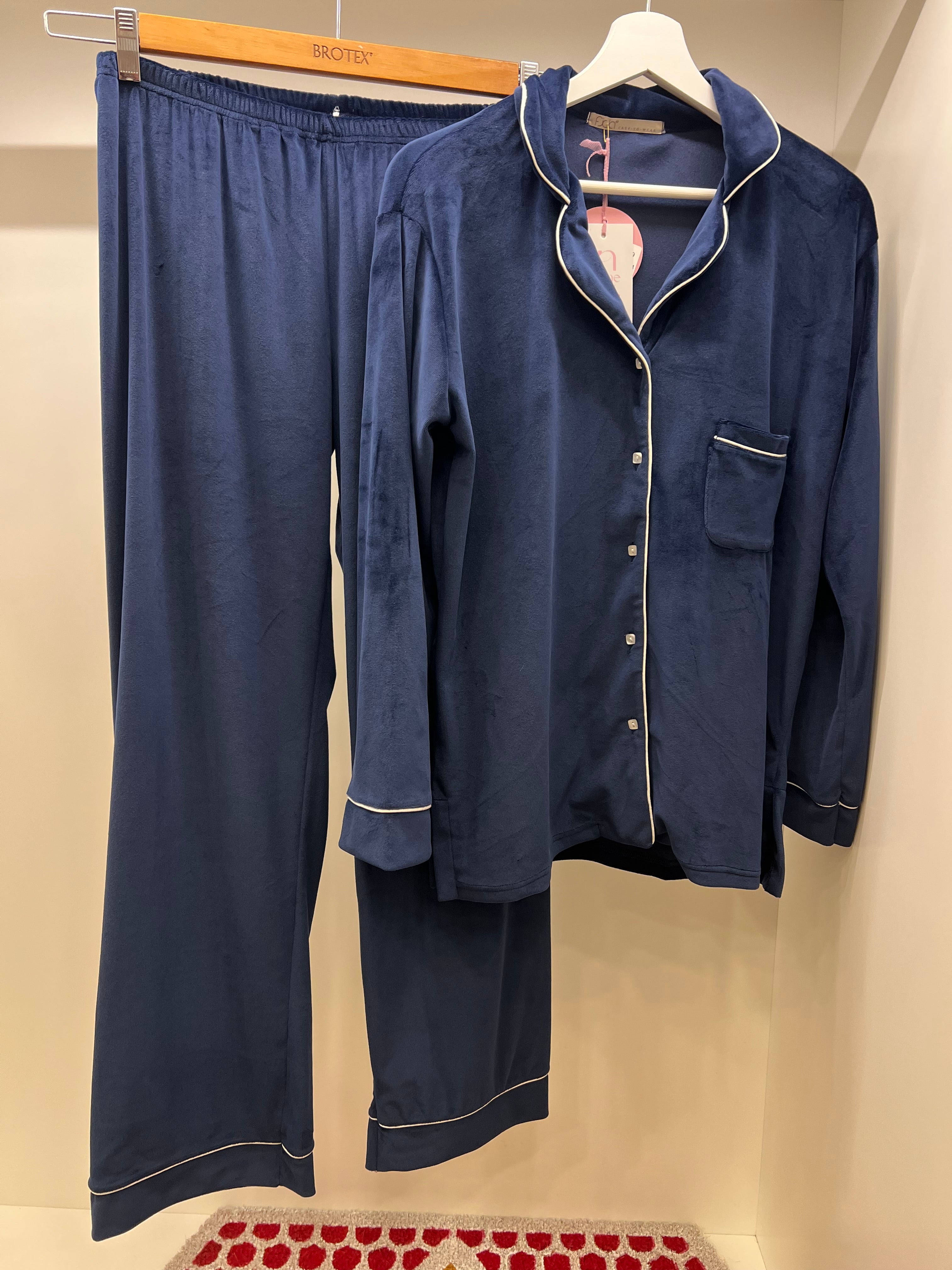 Pigiama donna in velluto modello uomo