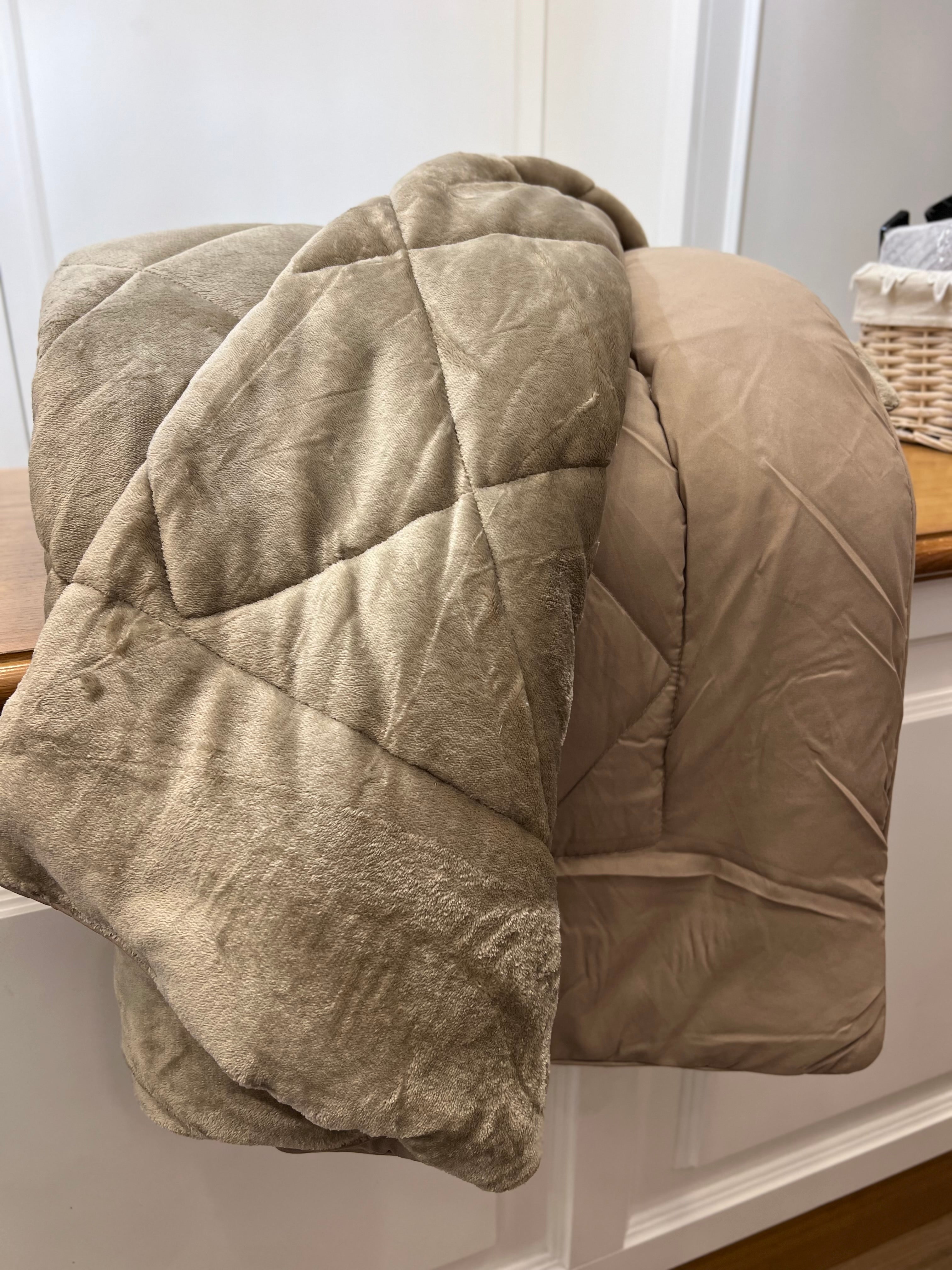 Trapunta matrimoniale in ciniglia