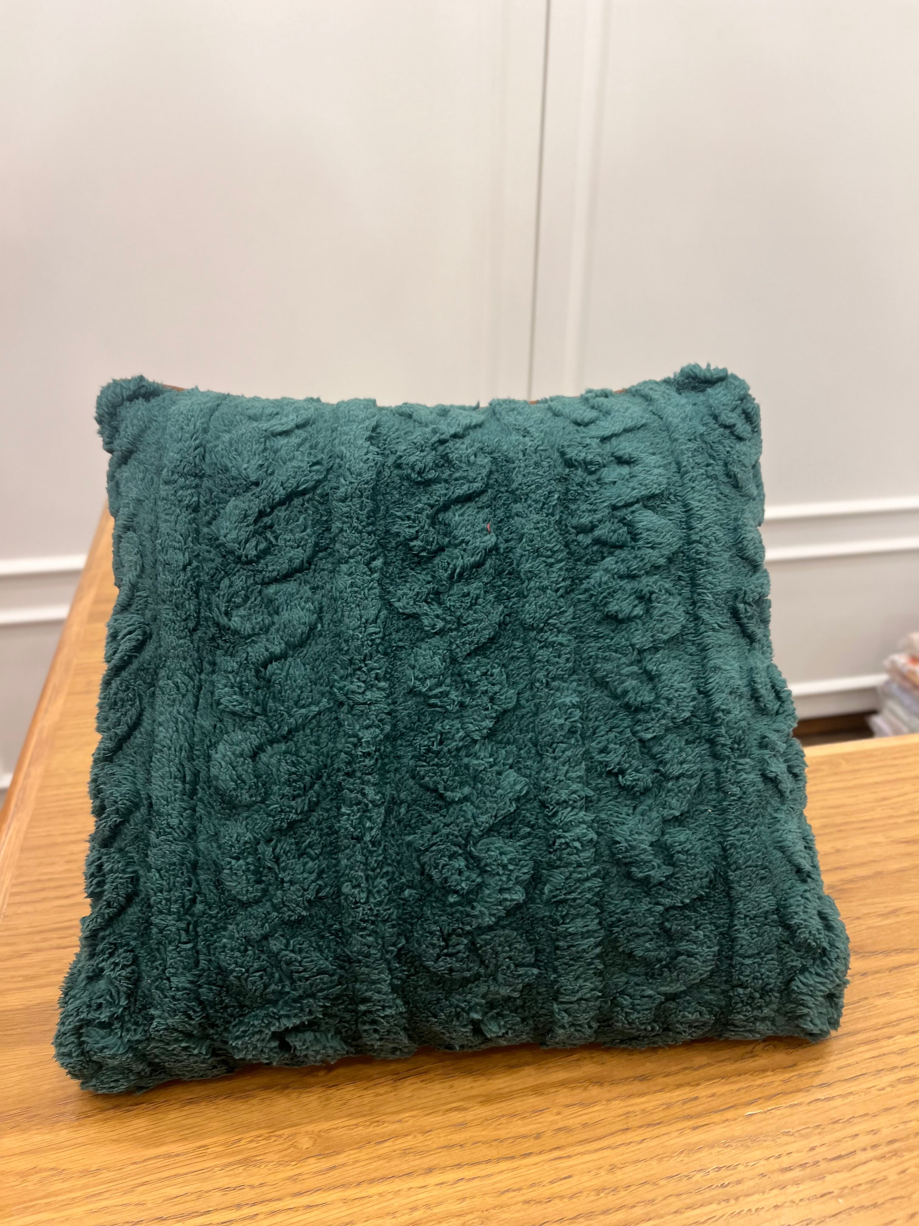 Cuscini in pile con texture maglia