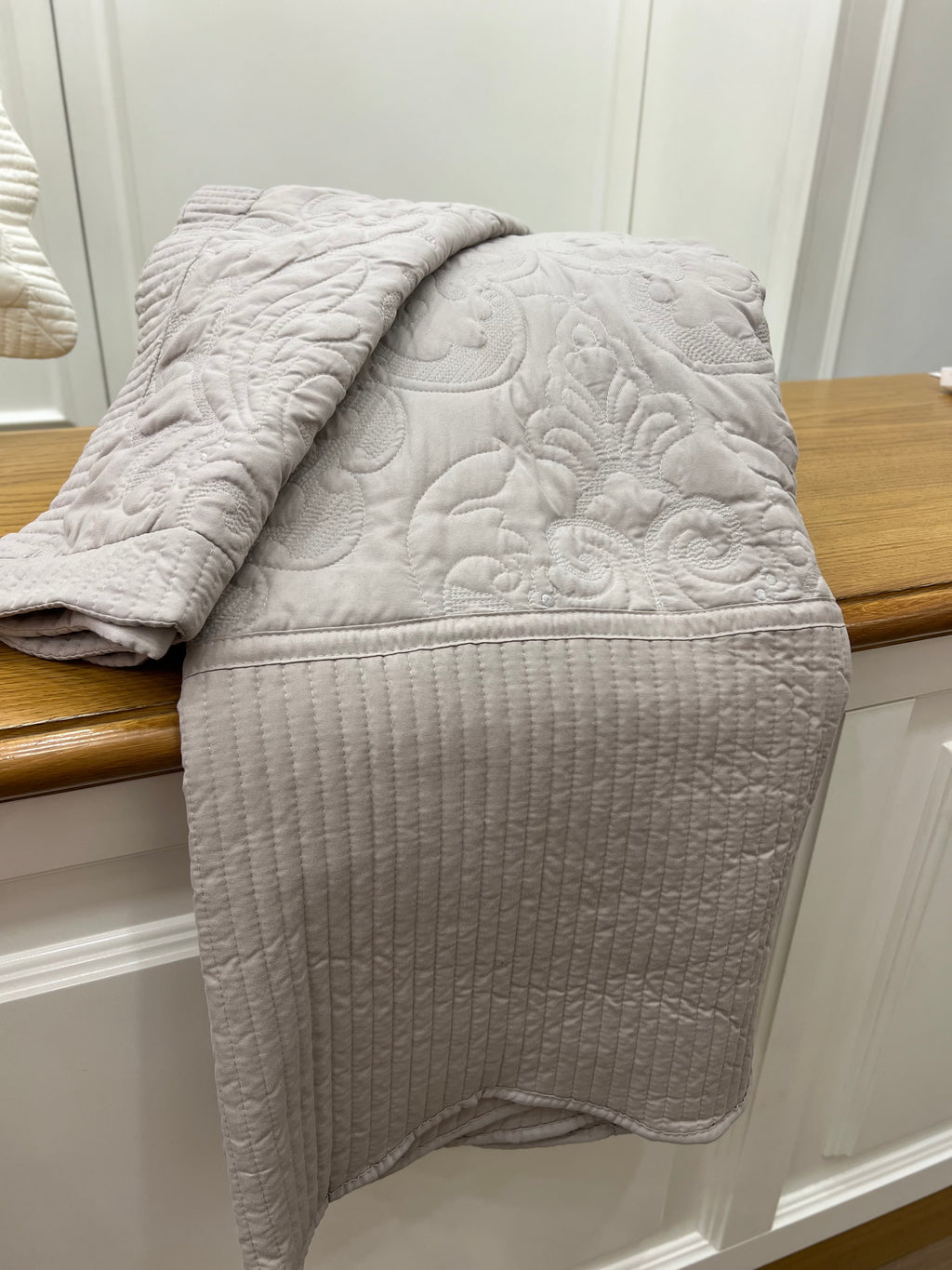 Boutis trapuntino vanity