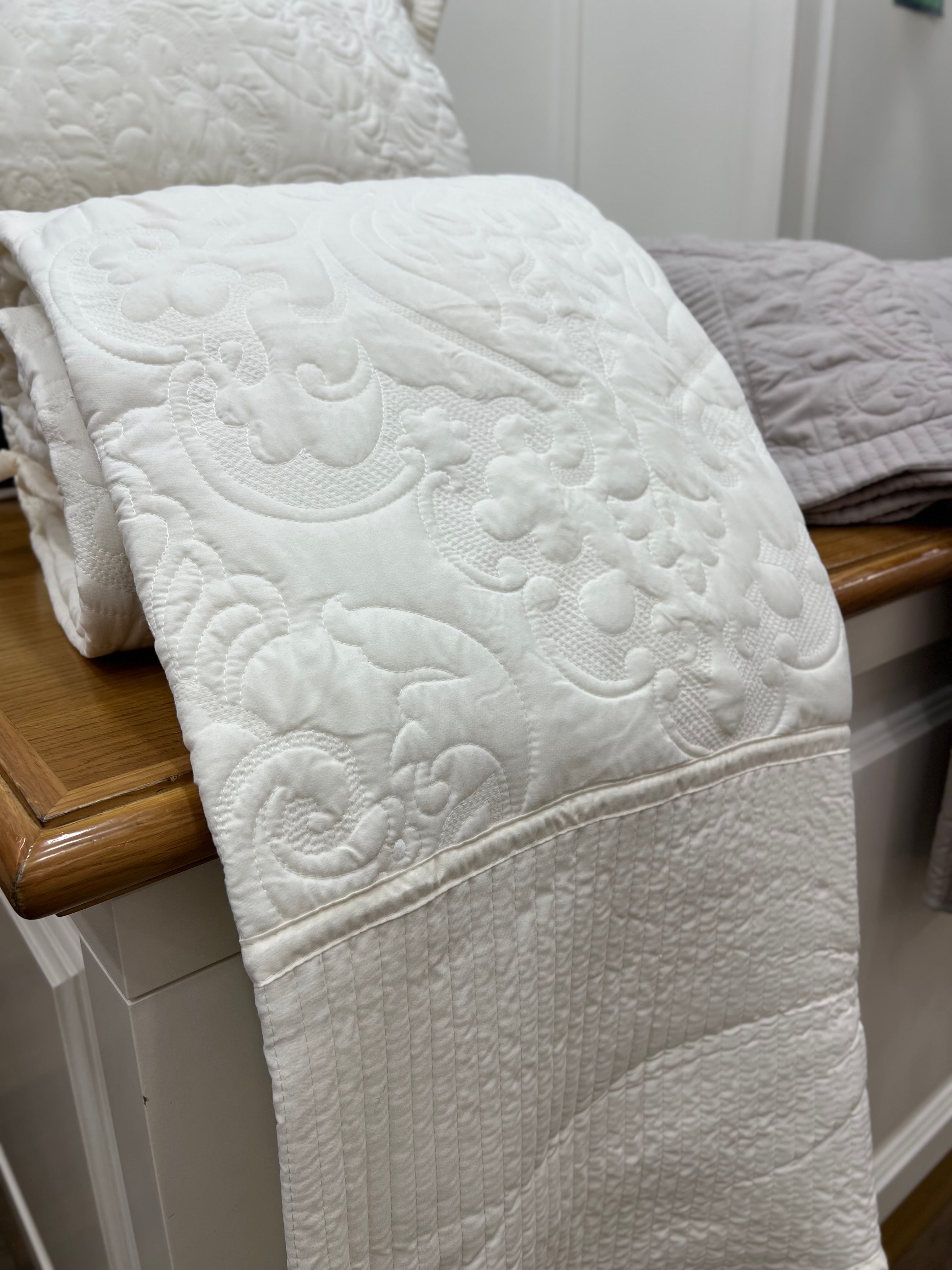 Boutis trapuntino vanity