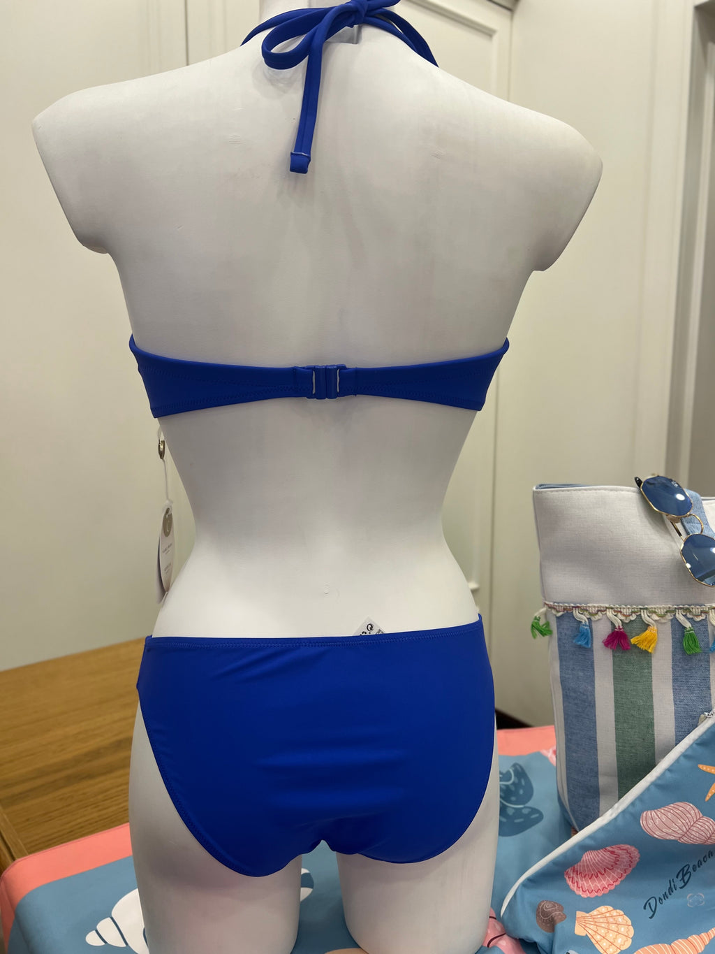 Bikini blue