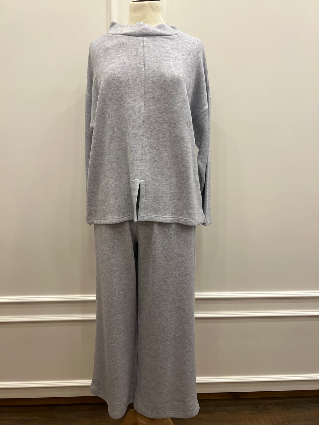 Coordinato maglia con spacco