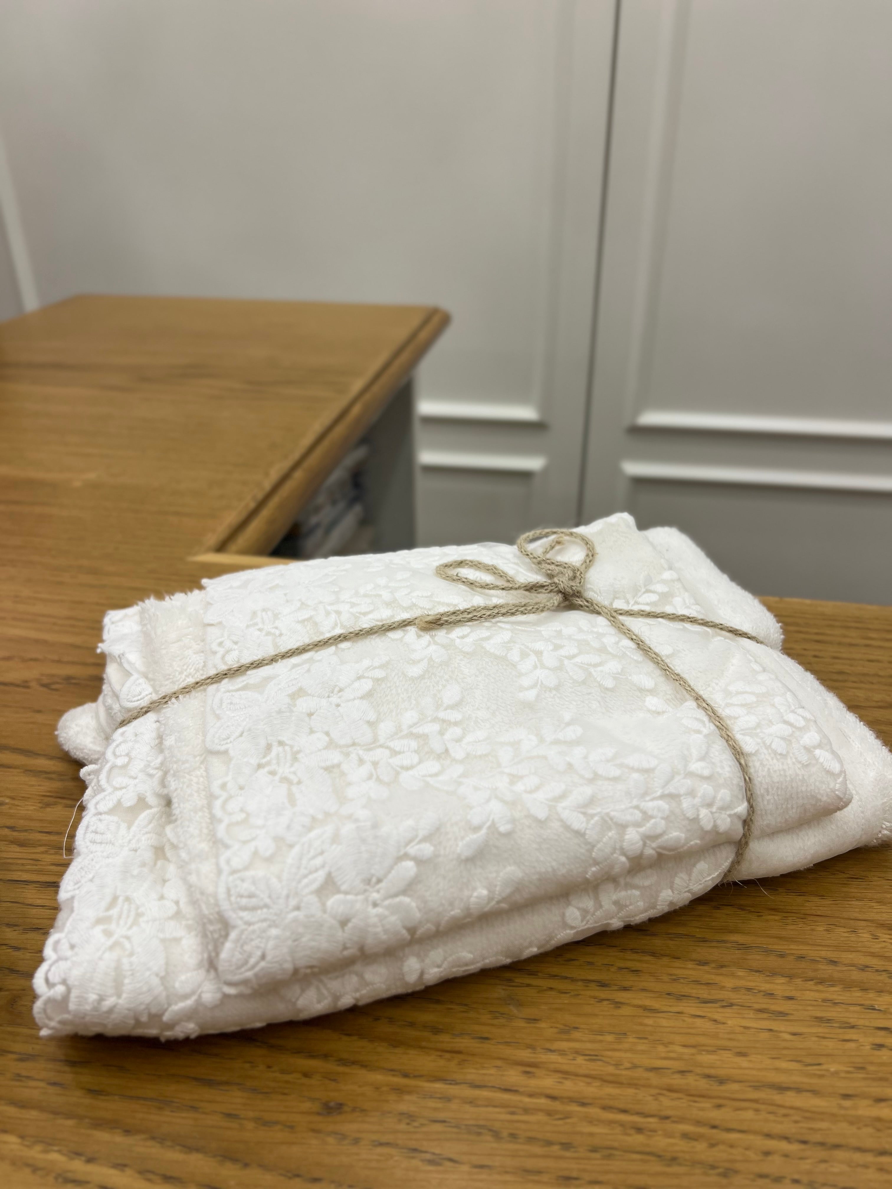 Coppia con pizzo alto